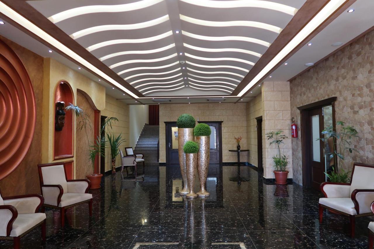 Boulevard Palace Hotel Monrovia Exteriör bild