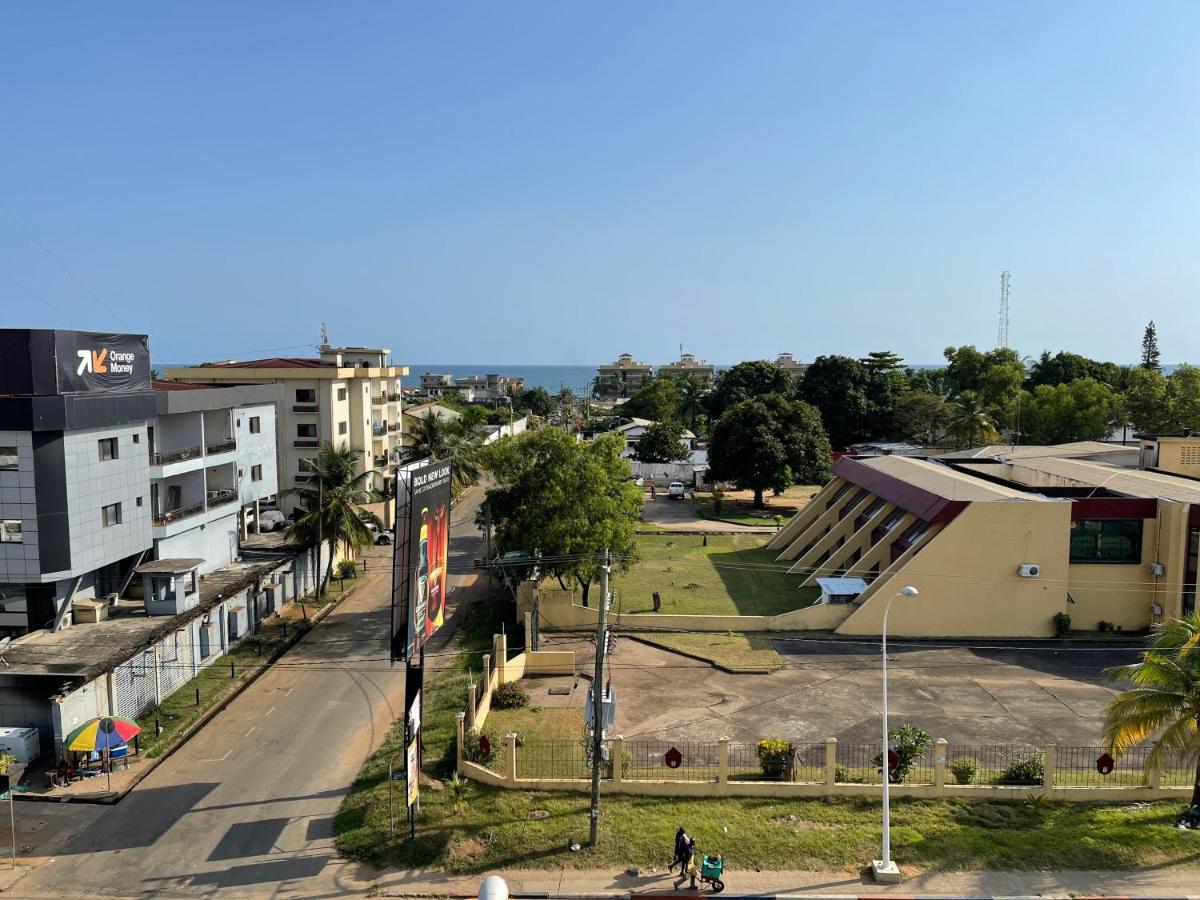 Boulevard Palace Hotel Monrovia Exteriör bild